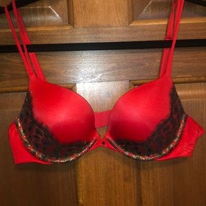 Victoria’s Secret bra 36A